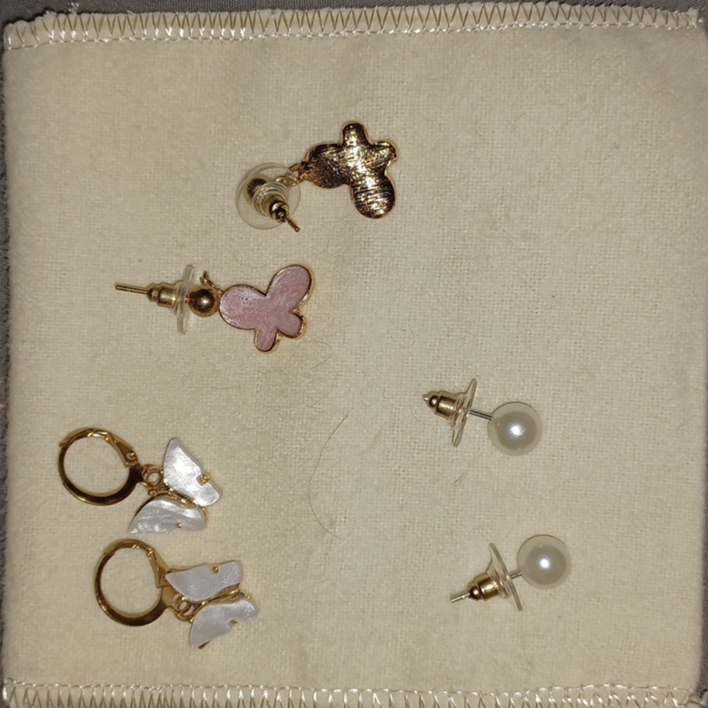 3 pairs of earrings